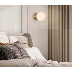 LAMPA ścienna KINKIET z włącznikiem on/off łańcuszkowym SZKLANY KLOSZ KULA