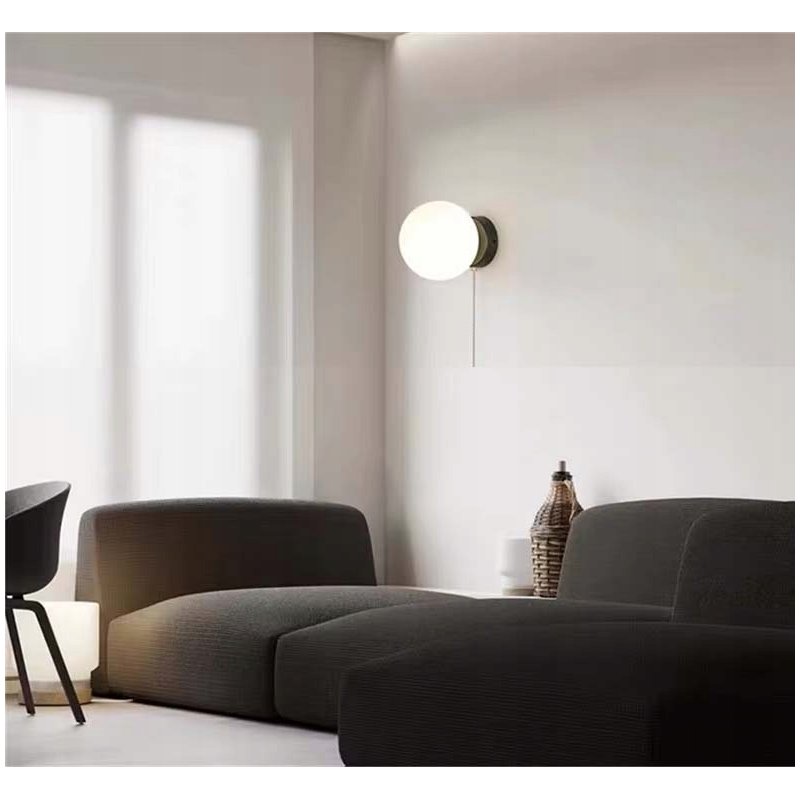 LAMPA ścienna KINKIET z włącznikiem on/off łańcuszkowym SZKLANY KLOSZ KULA